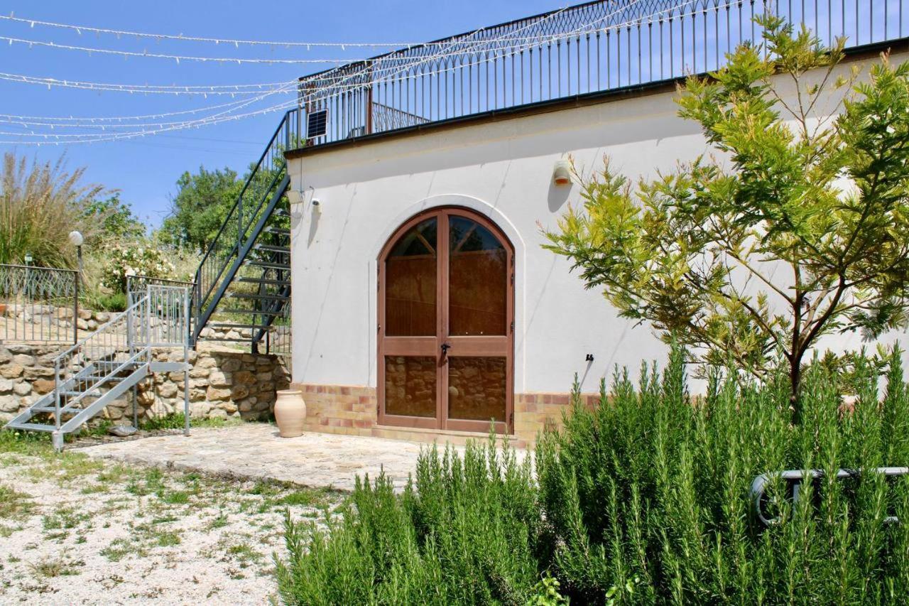 Roba Albanisi Hotel Aragona Bagian luar foto