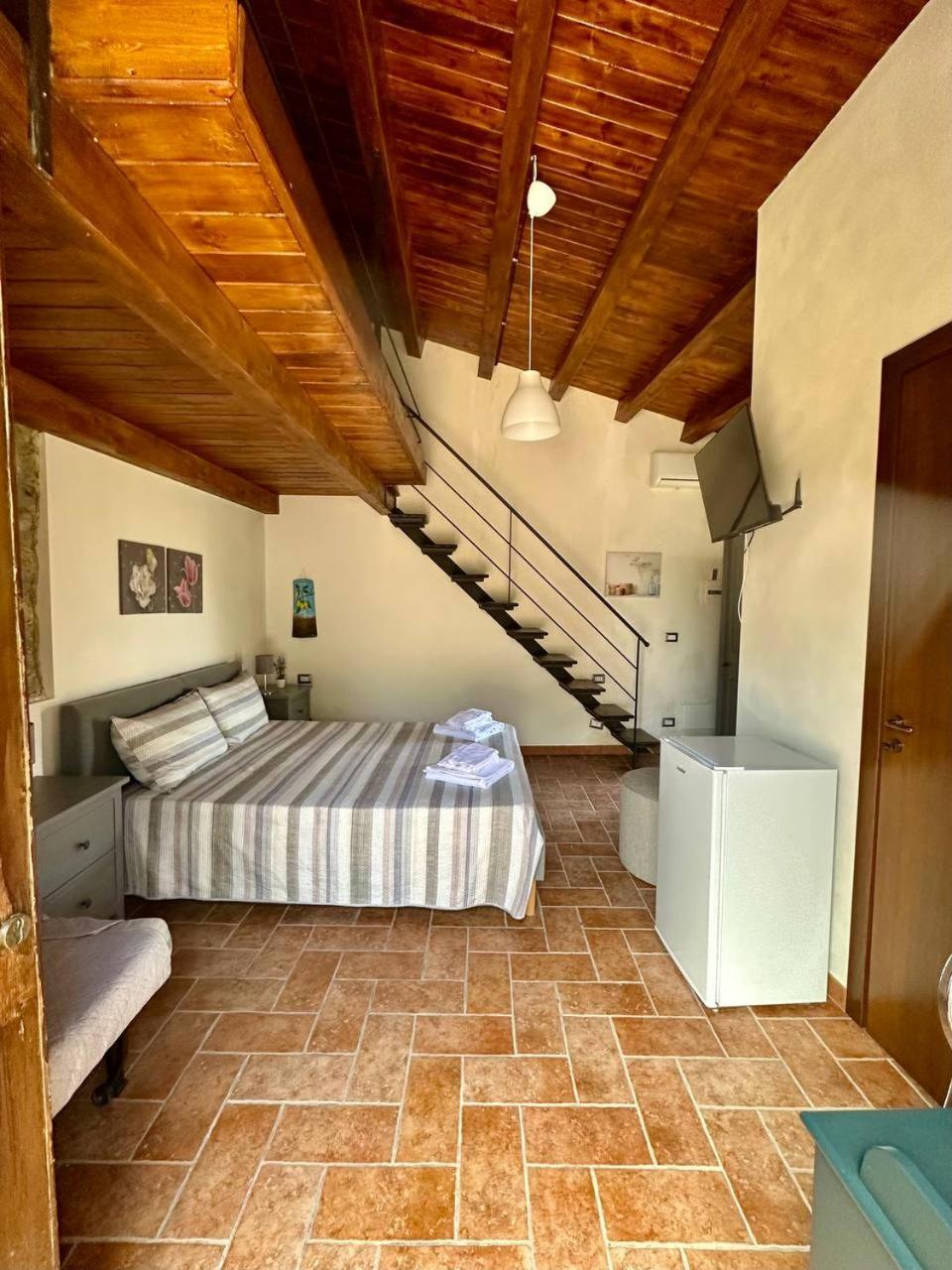 Roba Albanisi Hotel Aragona Ruang foto